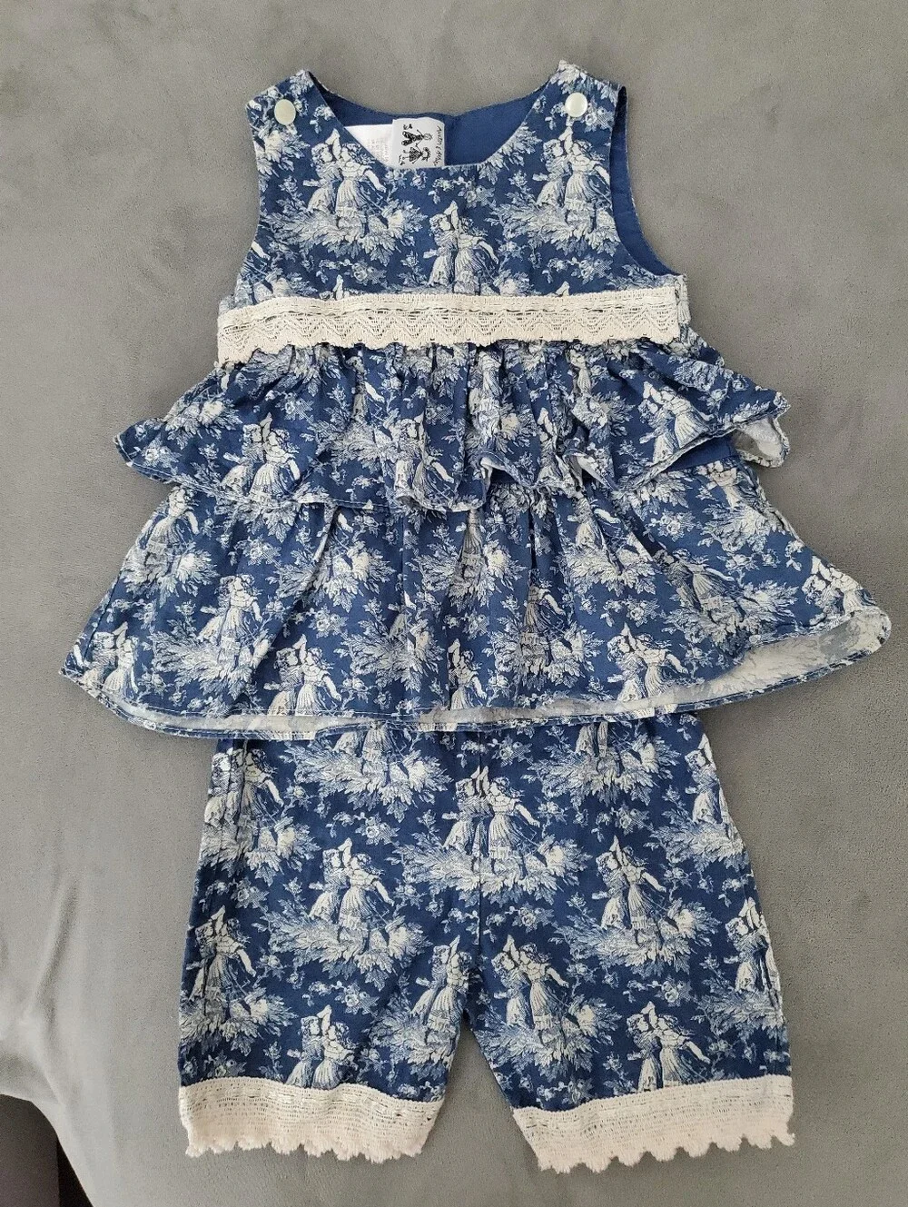 Austin & Ashley Boutique Toile Print Ruffle Top & Bloomer Shorts Set 24M